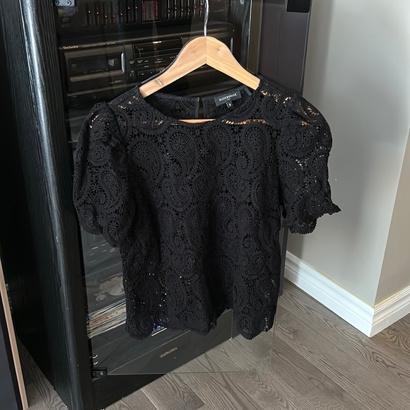 Black Laced t-shirt - Picture 1 of 2